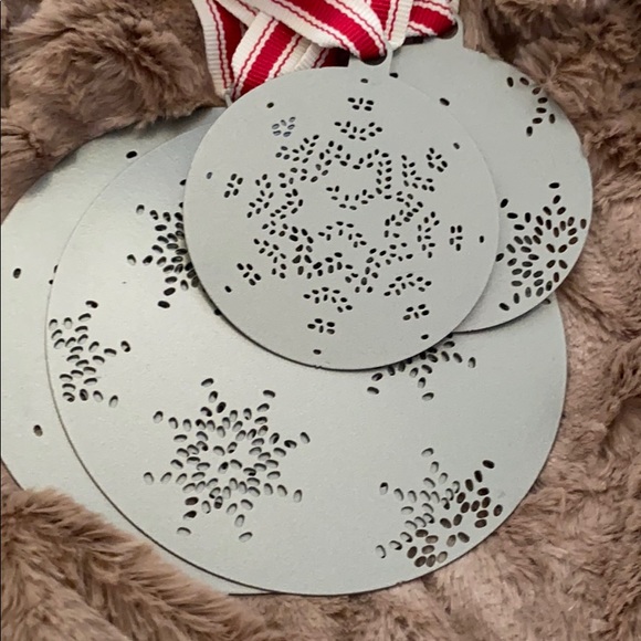 Hearth and Hand set of 4 Metal Snowflake Ornaments NWT - Picture 5 of 6